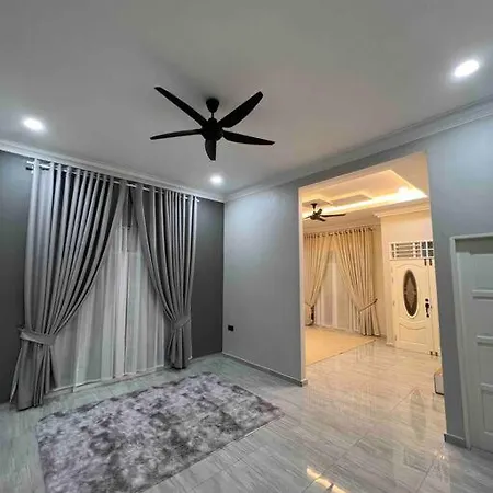 Majestic Homestay - Pasir Puteh Exterior photo